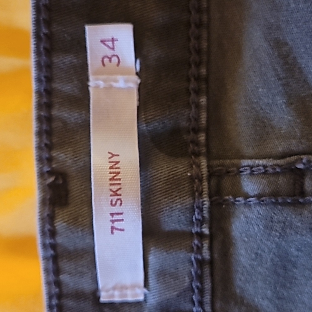 Camo Levi's 711 Skinny Jeans - Picture 4 of 4